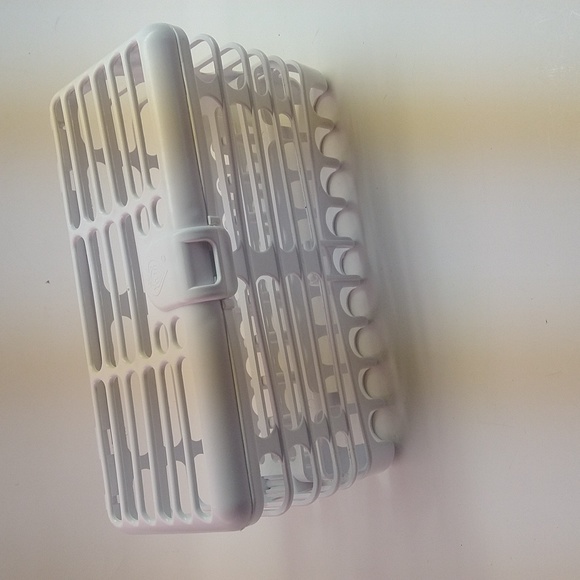 Munchkin High Capacity Dishwasher Basket for bottle nipples, soothers etc - Picture 1 of 3